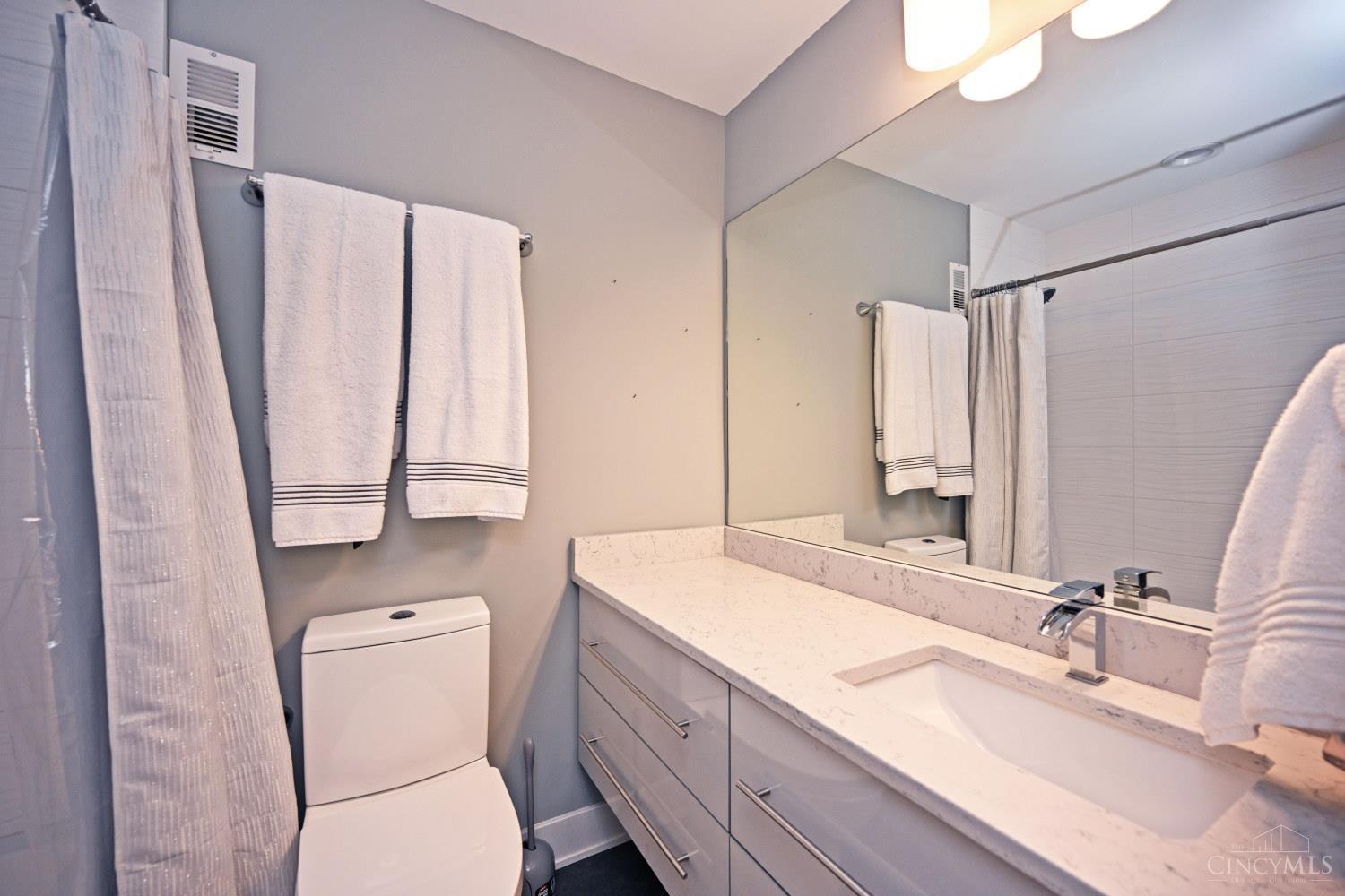 2200 Victory Parkway #1407