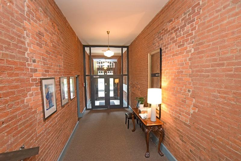 412 Liberty Hill interior and amenity photo 4 - Cincinnati condominiums