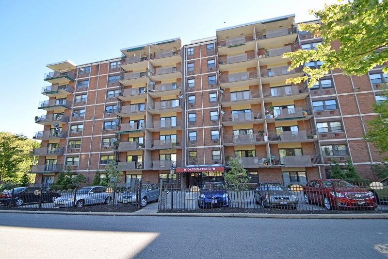 Exterior view of Columbia Tower condominiums in E. Walnut Hills / Walnut Hills, Cincinnati