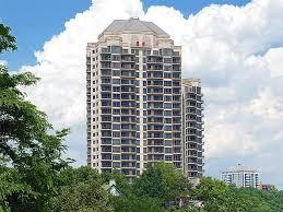 Exterior view of Edgecliff Point condominiums in E. Walnut Hills / Walnut Hills, Cincinnati