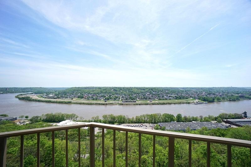 Edgecliff Point interior and amenity photo 7 - Cincinnati condominiums