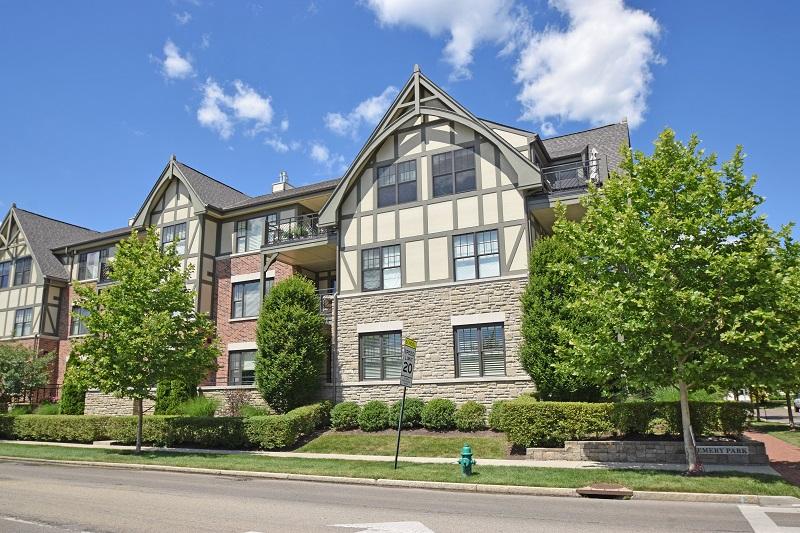 Exterior view of Emery Park condominiums in Mariemont, Cincinnati