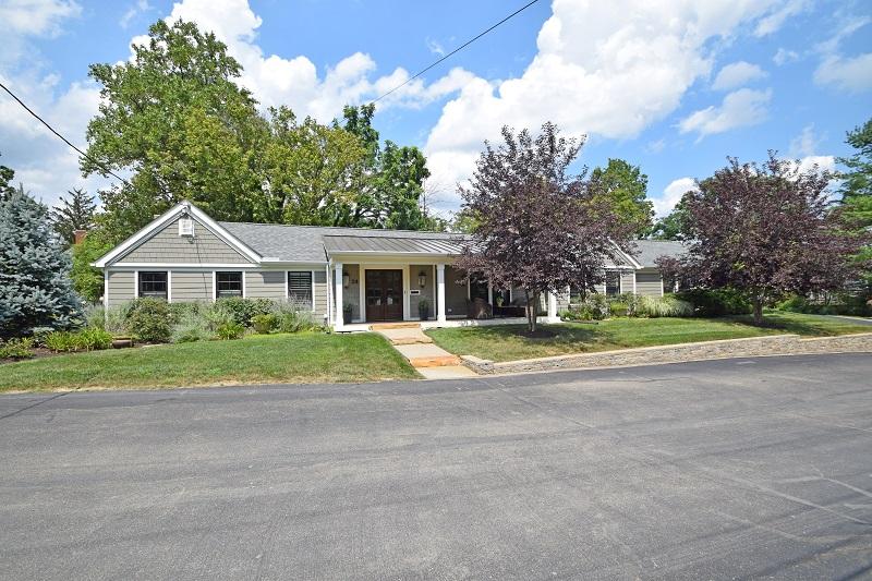 Exterior view of Greenhouse condominiums in Oakley, Cincinnati