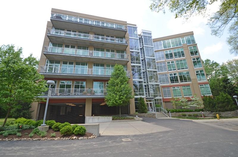 Exterior view of Lofts at 4120 condominiums in Oakley, Cincinnati
