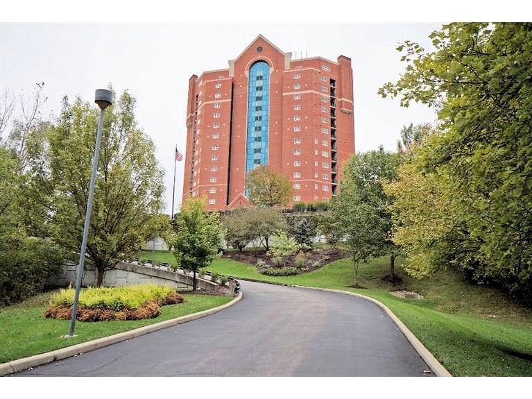 Exterior view of Meridian condominiums in Columbia Tusculum / Mt Lookout, Cincinnati