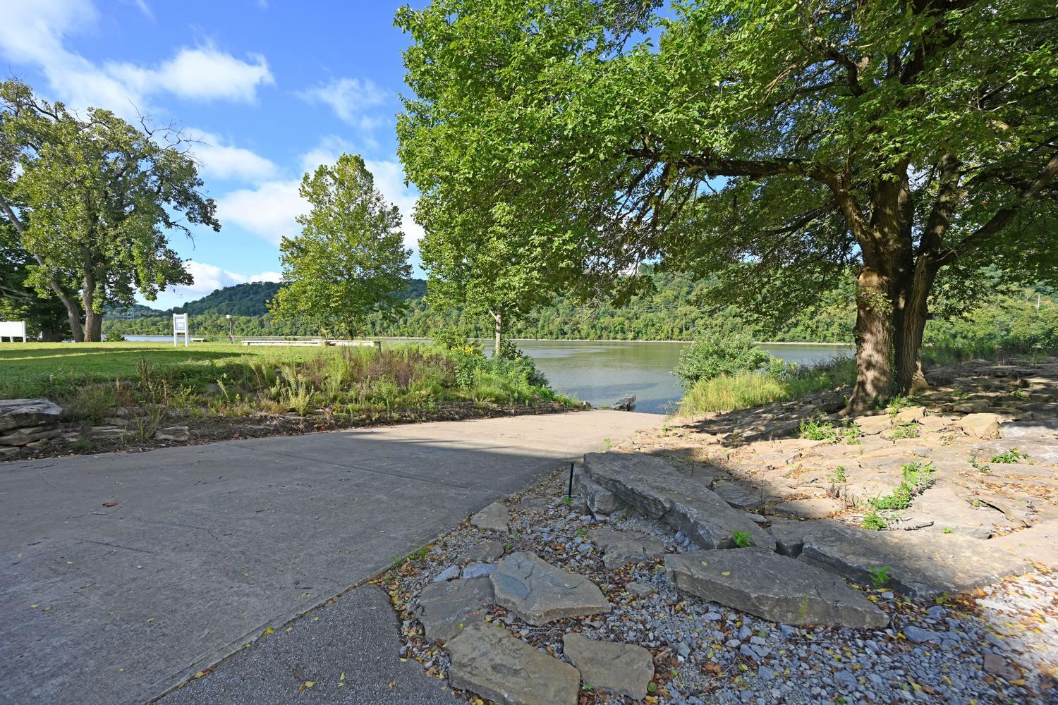 Sanctuary at River Green interior and amenity photo 5 - Cincinnati condominiums