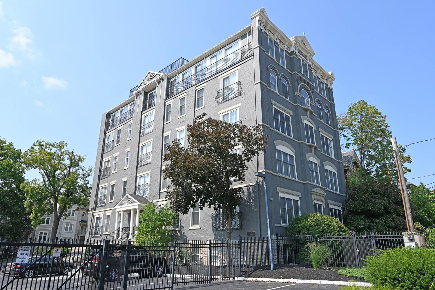 Exterior view of St. Paul Tower Condos condominiums in E. Walnut Hills / Walnut Hills, Cincinnati
