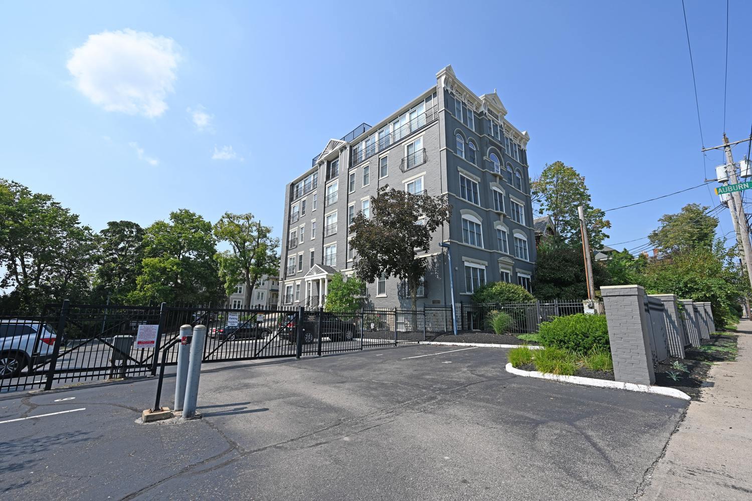 St. Paul Tower Condos interior and amenity photo 2 - Cincinnati condominiums