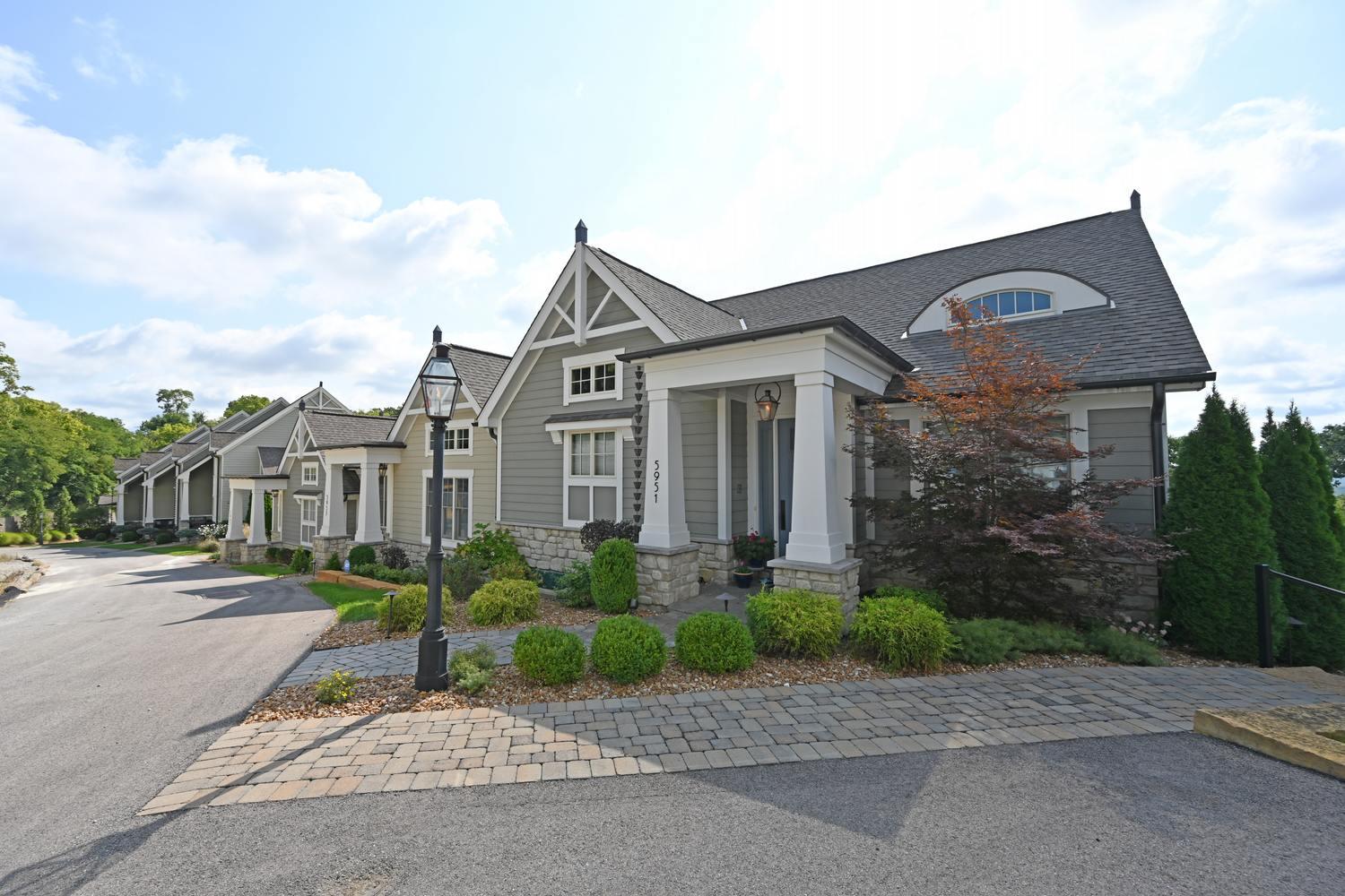 Exterior view of Woodland Vista Townhomes condominiums in Kenwood / Montgomery, Cincinnati